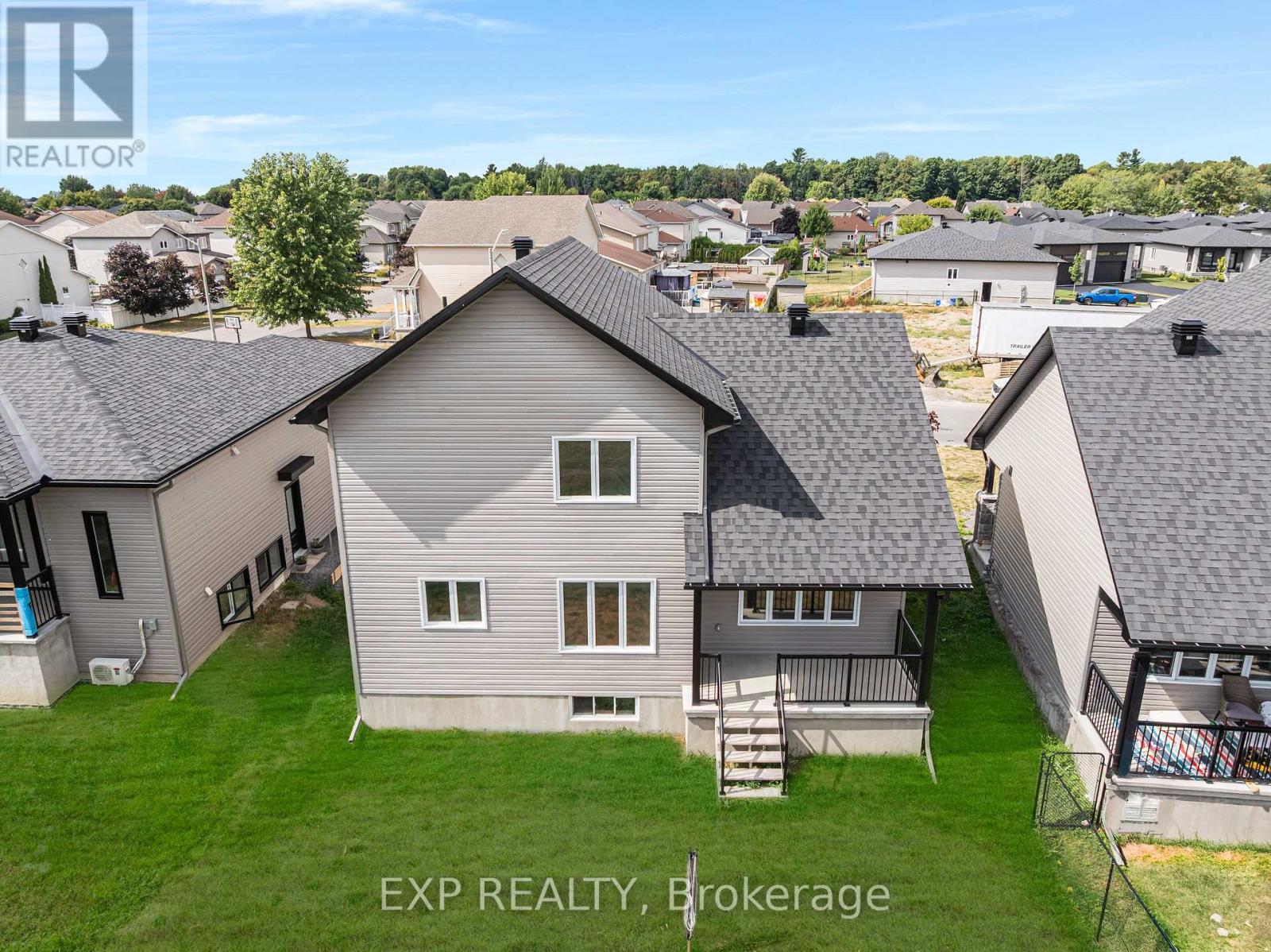 75 Chateauguay Street, Russell, Ontario  K0A 2M0 - Photo 8 - X12272213