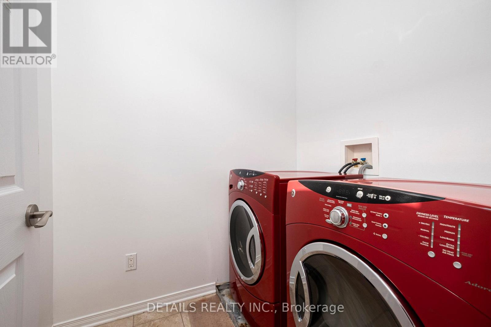 809 Pinnacle Street, Ottawa, Ontario  K4A 0L6 - Photo 26 - X12444651