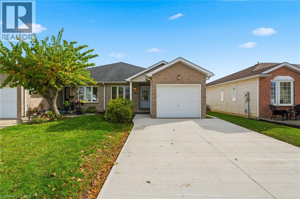 240 Oakcrest Avenue, Welland, Ontario  L3C 7K3 - Photo 4 - 40782221