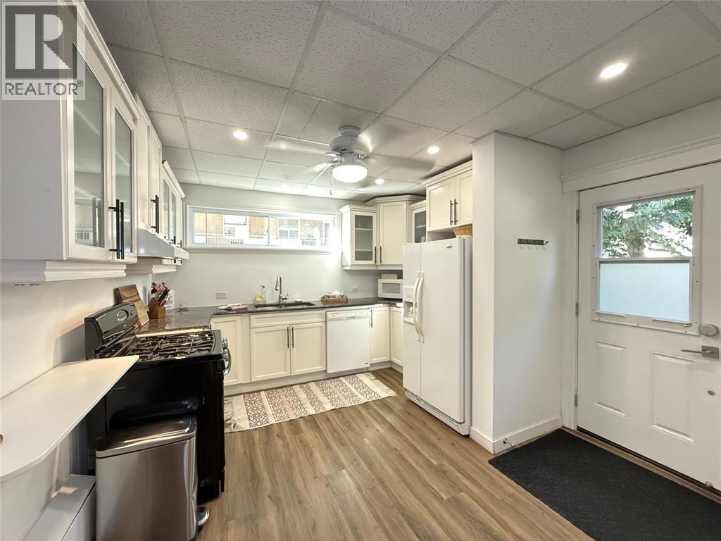 204 London Road, Sarnia, Ontario N7T 4V5 - Photo 7 - 25024217