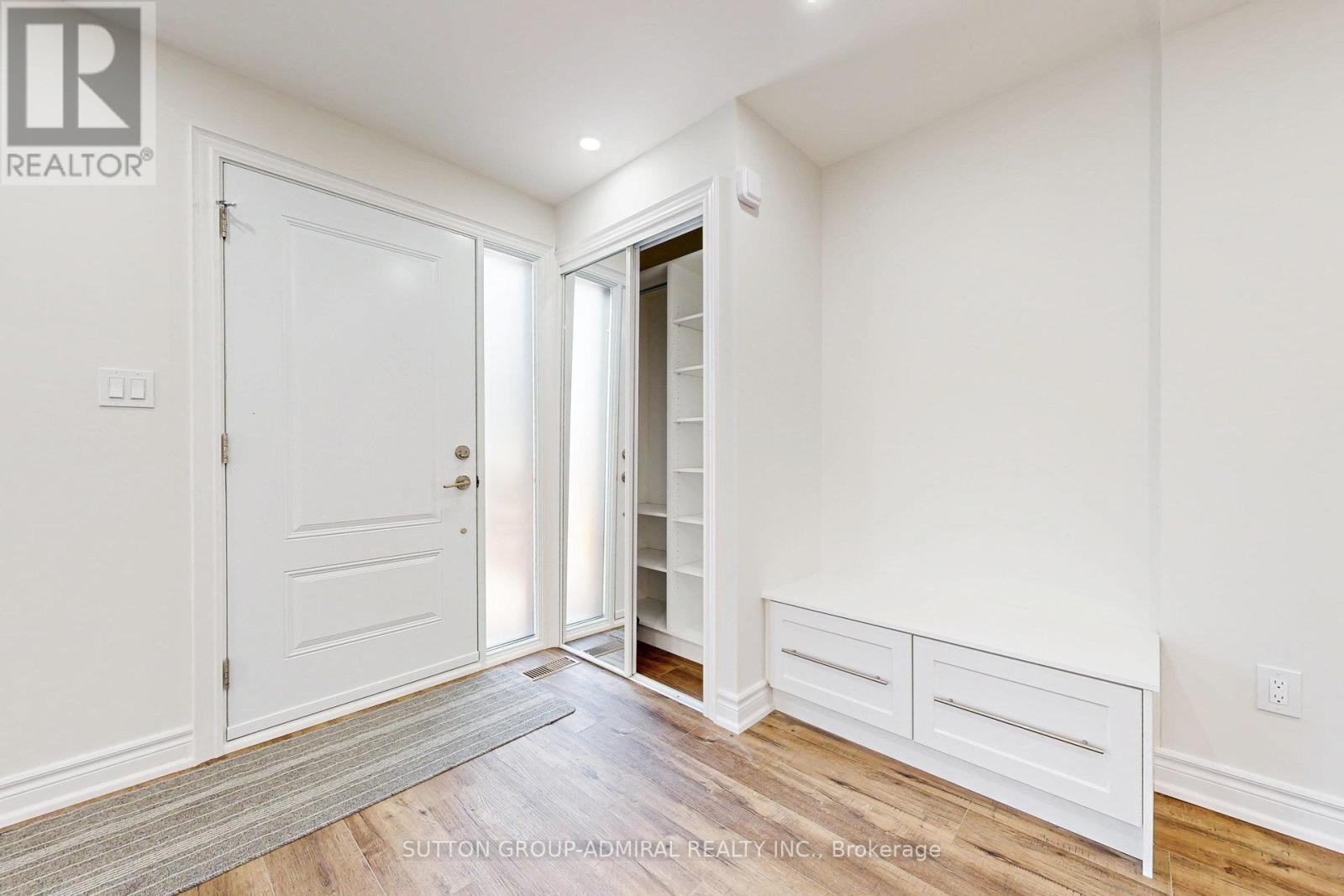 408 Andrew Street, Newmarket (Central Newmarket), Ontario  L3Y 1H4 - Photo 5 - N12467621