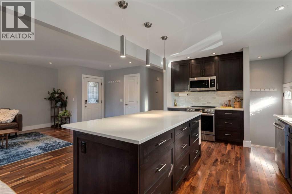 32 Calandar Road Nw, Calgary, Alberta  T2L 0P6 - Photo 16 - A2264826