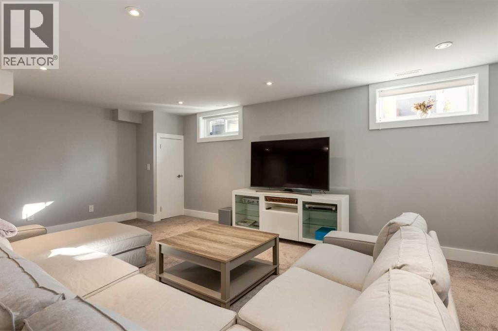 32 Calandar Road Nw, Calgary, Alberta  T2L 0P6 - Photo 32 - A2264826