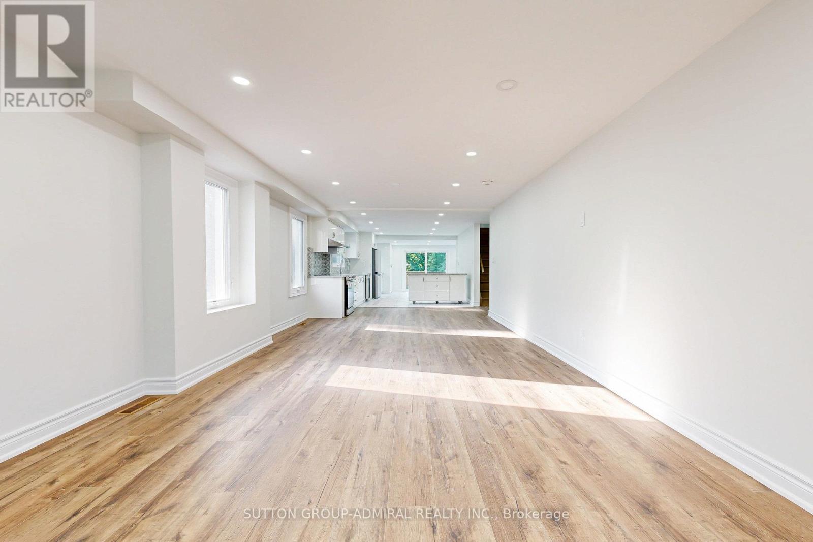 408 Andrew Street, Newmarket (Central Newmarket), Ontario  L3Y 1H4 - Photo 8 - N12467621