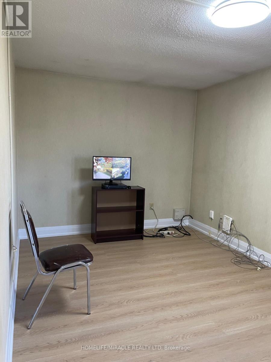 67 Shalom Crescent, Toronto (West Humber-Clairville), Ontario  M9V 4J3 - Photo 14 - W12477341