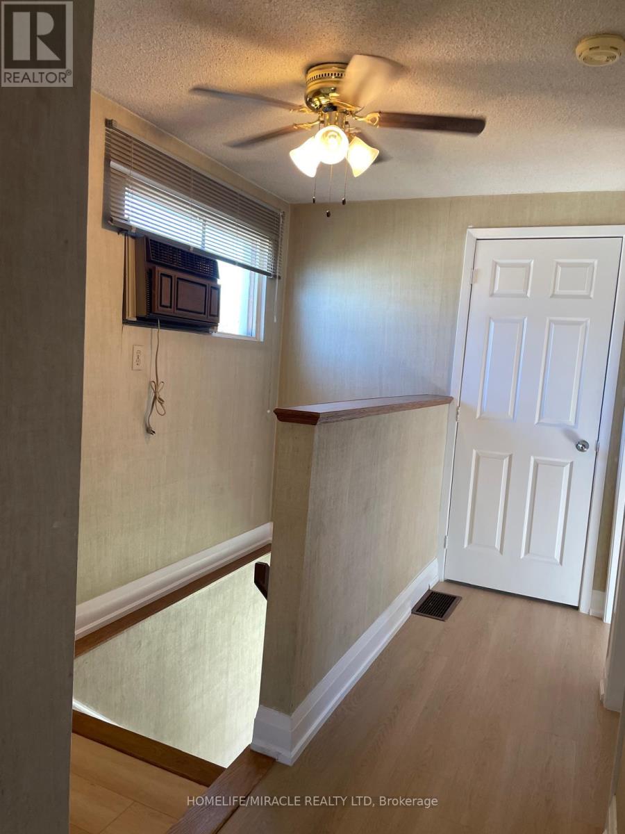67 Shalom Crescent, Toronto (West Humber-Clairville), Ontario  M9V 4J3 - Photo 21 - W12477341