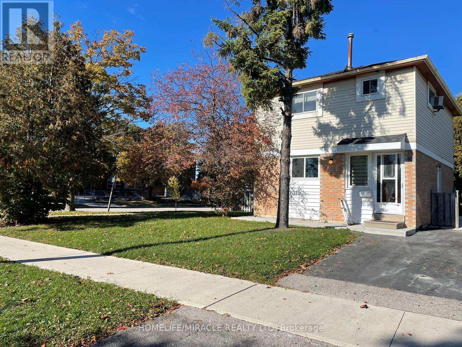 67 Shalom Crescent, Toronto (West Humber-Clairville), Ontario  M9V 4J3 - Photo 2 - W12477341
