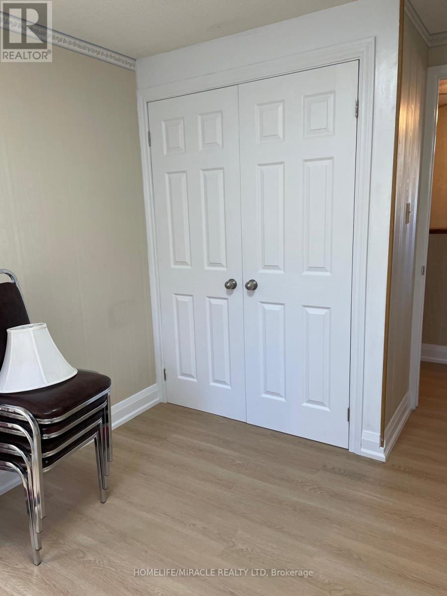 67 Shalom Crescent, Toronto (West Humber-Clairville), Ontario  M9V 4J3 - Photo 24 - W12477341