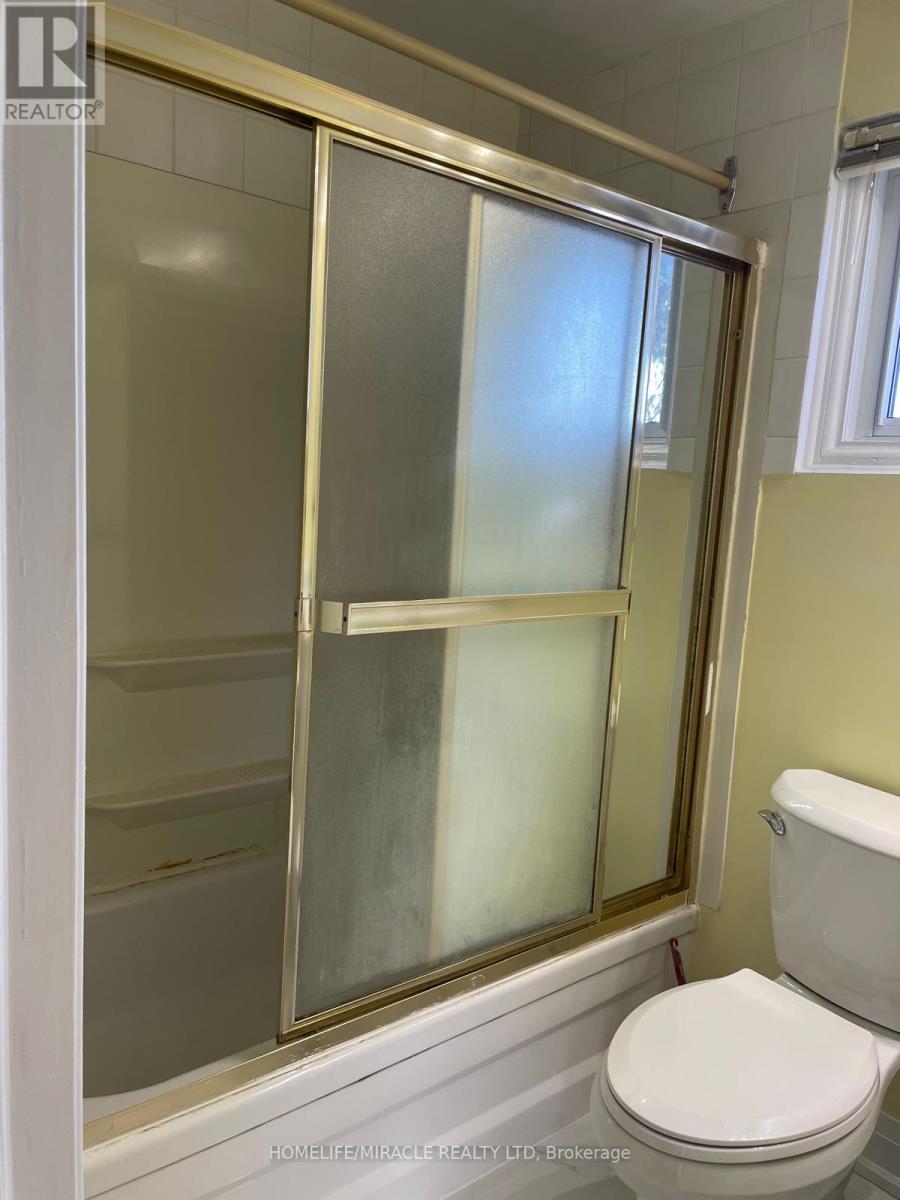 67 Shalom Crescent, Toronto (West Humber-Clairville), Ontario  M9V 4J3 - Photo 17 - W12477341