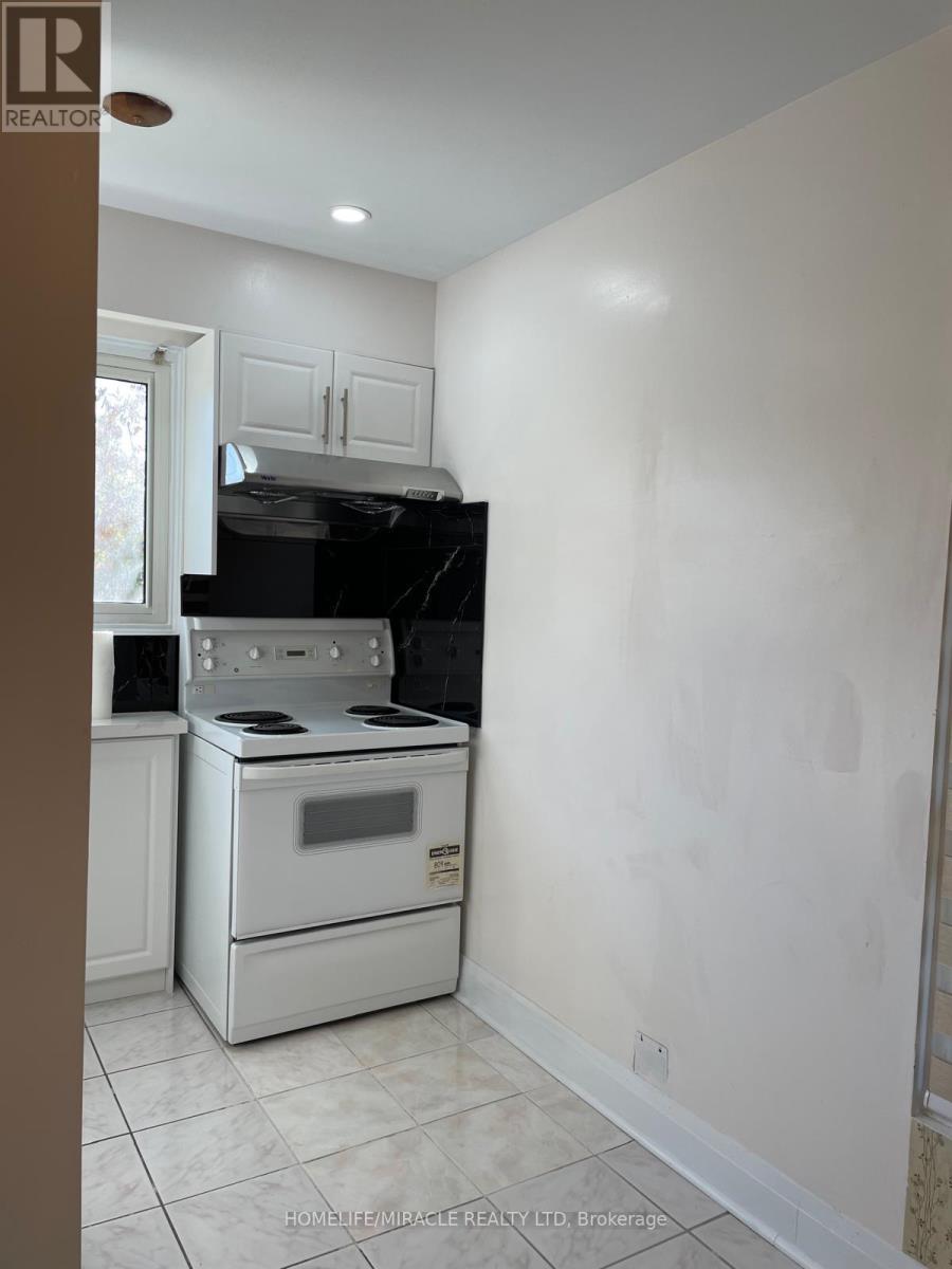 67 Shalom Crescent, Toronto (West Humber-Clairville), Ontario  M9V 4J3 - Photo 44 - W12477341