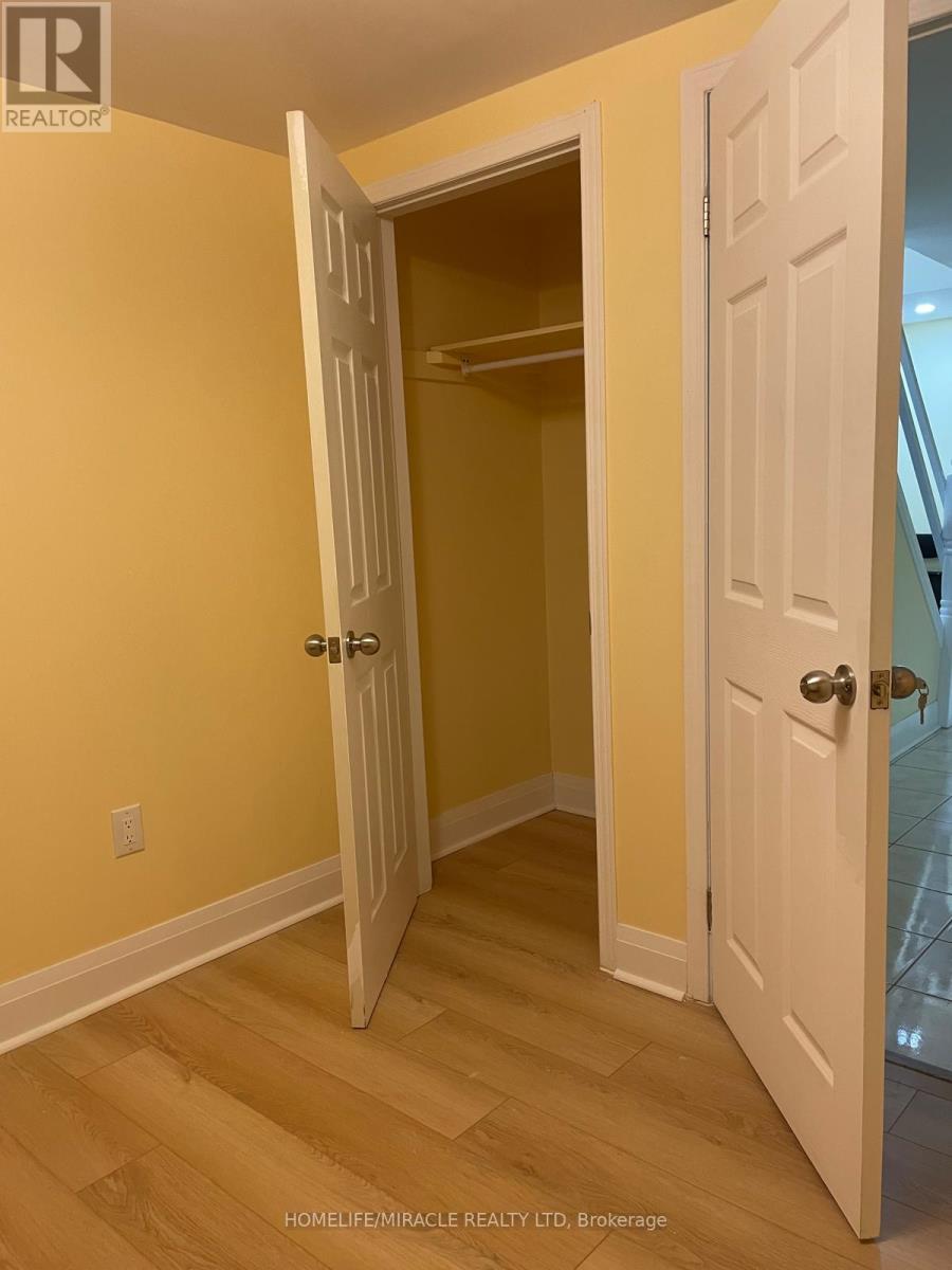 67 Shalom Crescent, Toronto (West Humber-Clairville), Ontario  M9V 4J3 - Photo 11 - W12477341