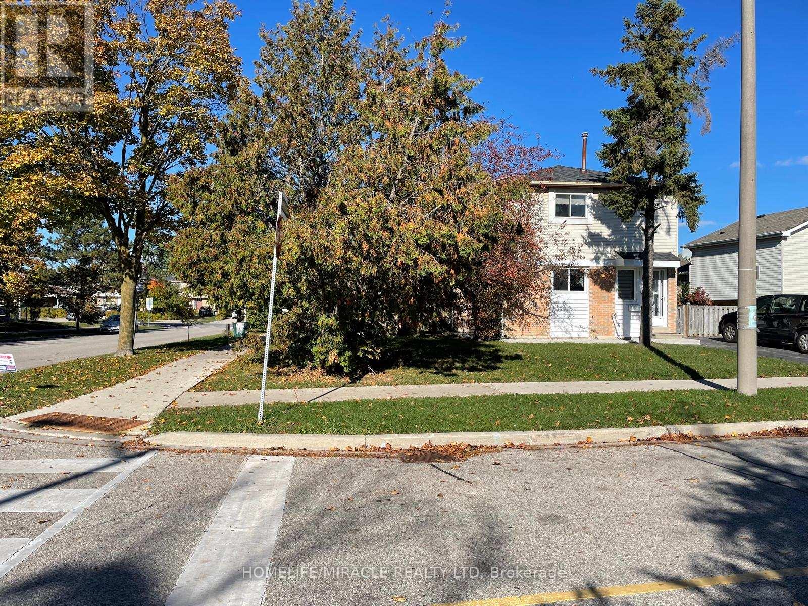 67 Shalom Crescent, Toronto (West Humber-Clairville), Ontario  M9V 4J3 - Photo 3 - W12477341