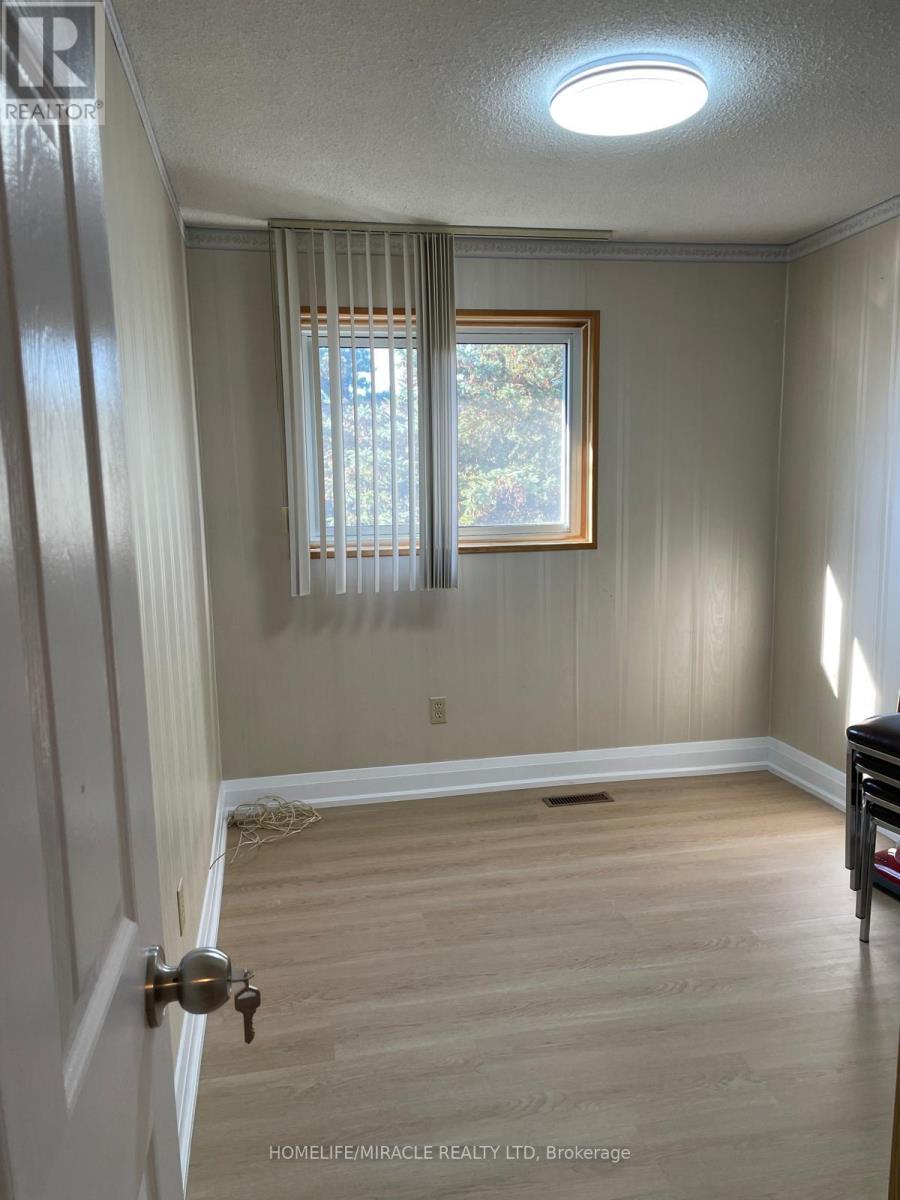 67 Shalom Crescent, Toronto (West Humber-Clairville), Ontario  M9V 4J3 - Photo 20 - W12477341