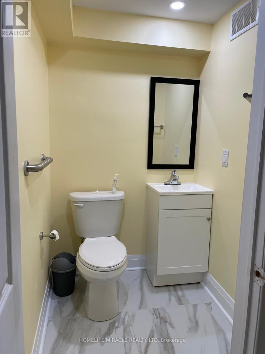 67 Shalom Crescent, Toronto (West Humber-Clairville), Ontario  M9V 4J3 - Photo 31 - W12477341