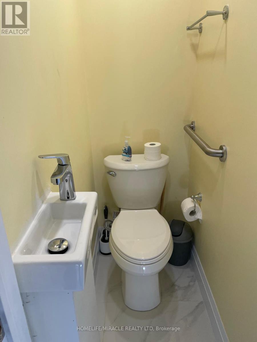67 Shalom Crescent, Toronto (West Humber-Clairville), Ontario  M9V 4J3 - Photo 43 - W12477341