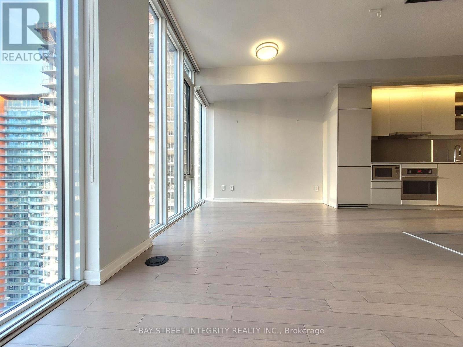 3705 - 101 Peter Street, Toronto (Waterfront Communities), Ontario  M5V 2G9 - Photo 2 - C12483244
