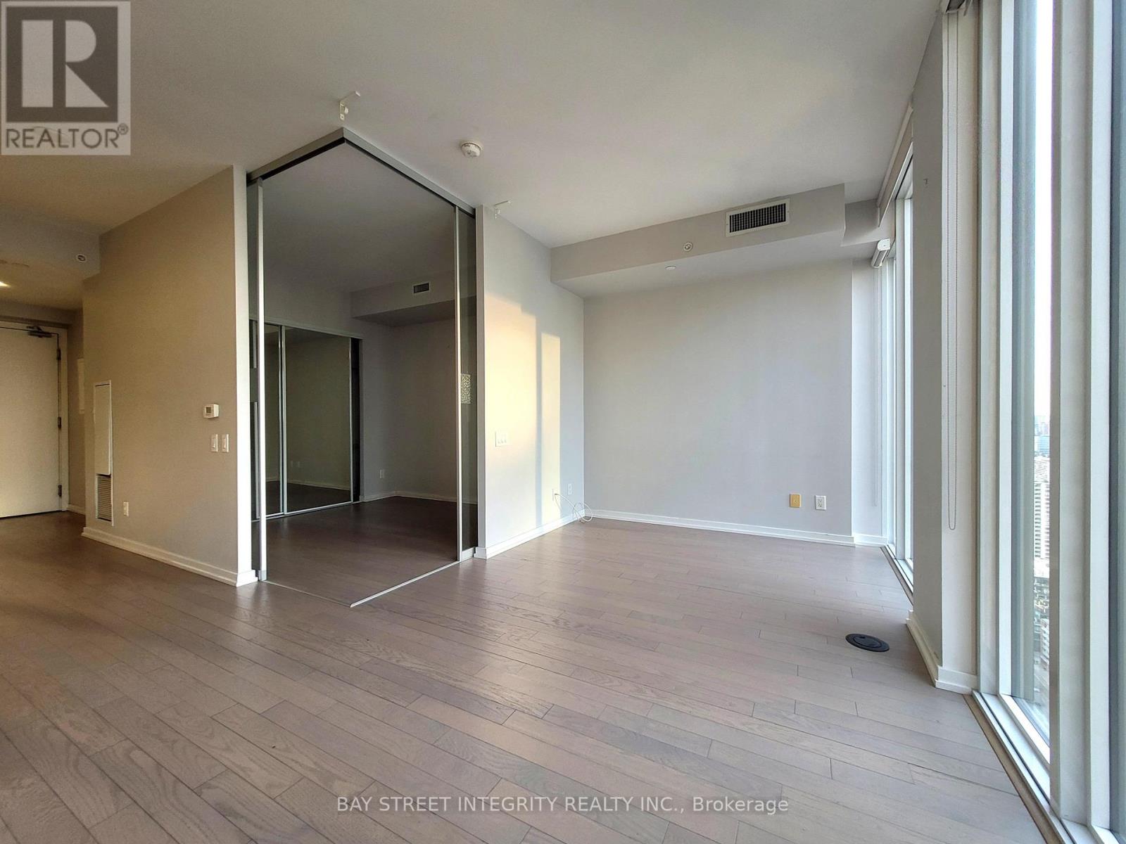 3705 - 101 Peter Street, Toronto (Waterfront Communities), Ontario  M5V 2G9 - Photo 5 - C12483244