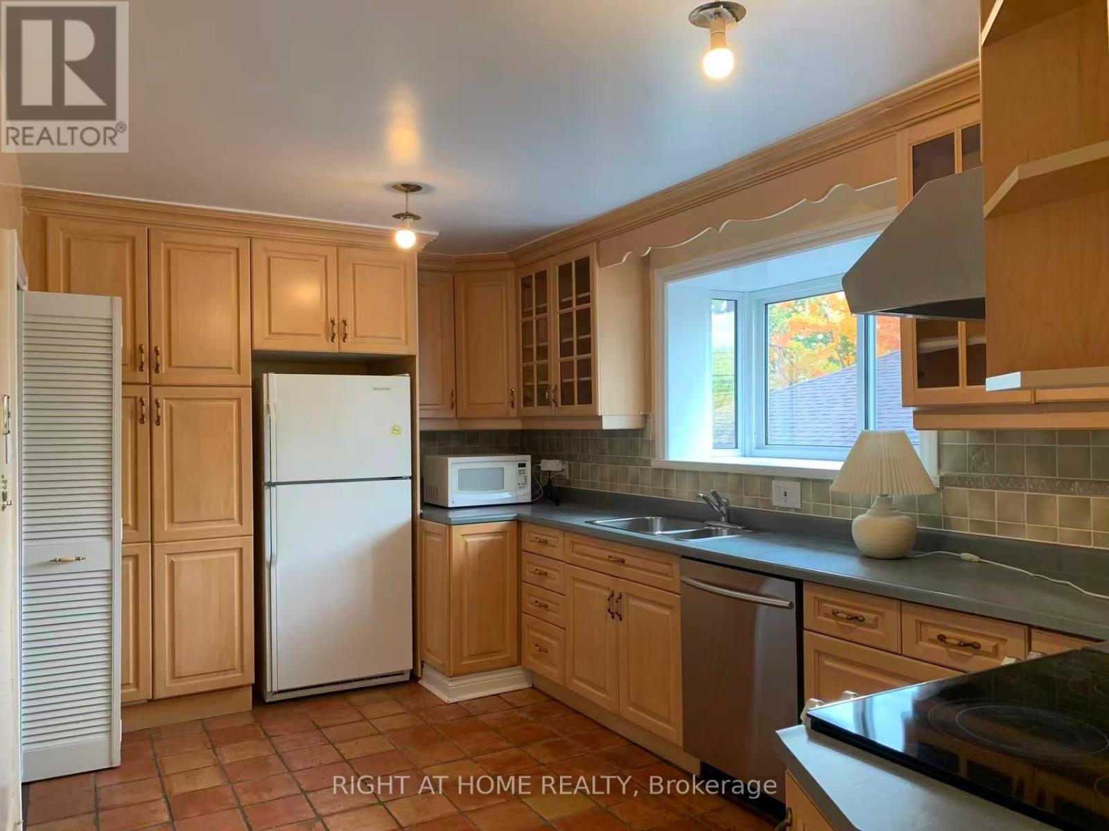 23 Fenelon Drive, Toronto, Ontario  M3A 3K2 - Photo 7 - C12483249
