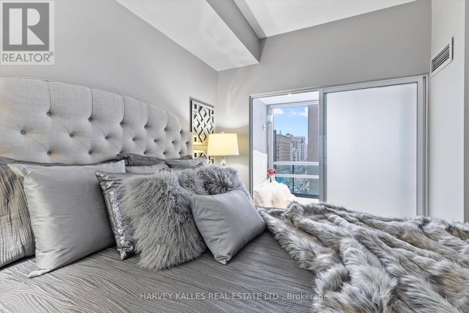 1205 - 1121 Bay Street, Toronto (Bay Street Corridor), Ontario  M5S 2B3 - Photo 16 - C12483266