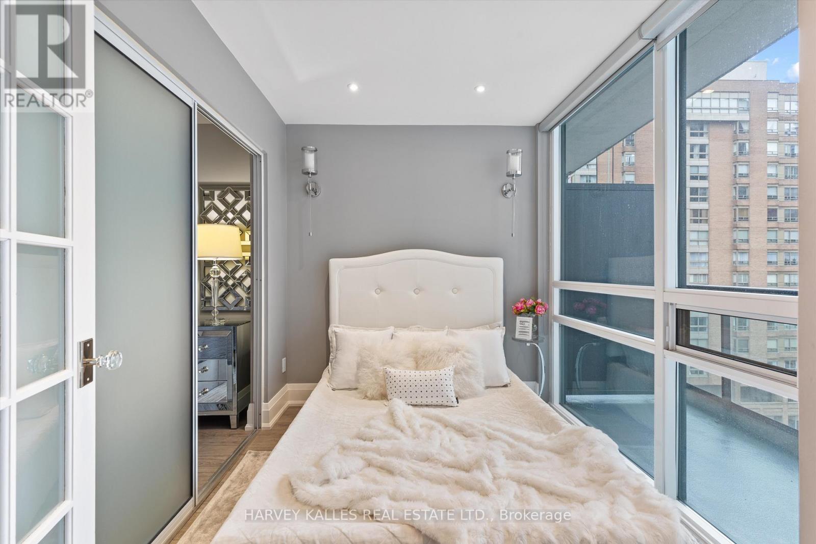 1205 - 1121 Bay Street, Toronto (Bay Street Corridor), Ontario  M5S 2B3 - Photo 19 - C12483266