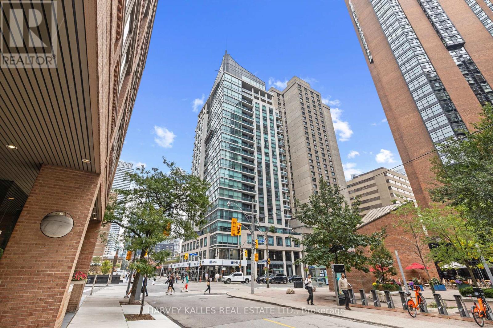 1205 - 1121 Bay Street, Toronto (Bay Street Corridor), Ontario  M5S 2B3 - Photo 2 - C12483266