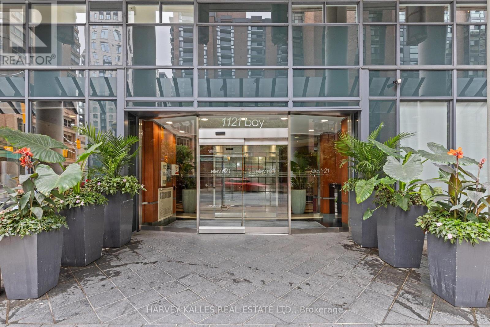 1205 - 1121 Bay Street, Toronto (Bay Street Corridor), Ontario  M5S 2B3 - Photo 3 - C12483266