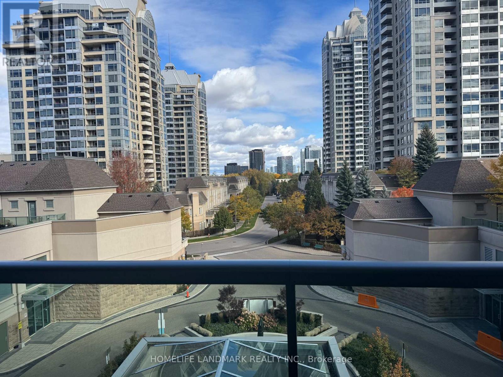 # 405 - 17 Barberry Place, Toronto, Ontario  M2K 3E2 - Photo 3 - C12483271