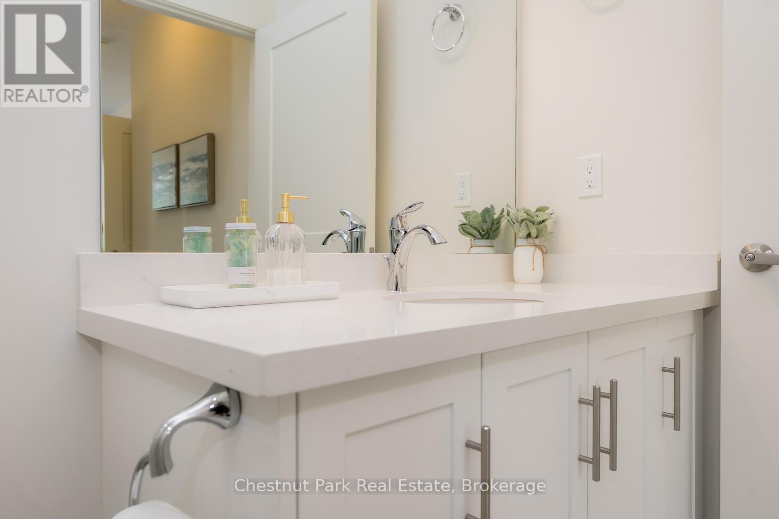 161 Hawthorn Crescent, Georgian Bluffs, Ontario  N0H 1S0 - Photo 22 - X12376717