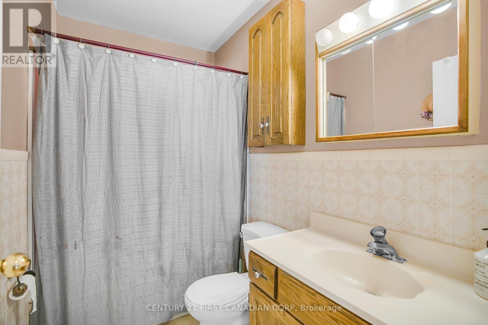 119 Bancroft Road, London East, Ontario  N5V 1C6 - Photo 14 - X12483305