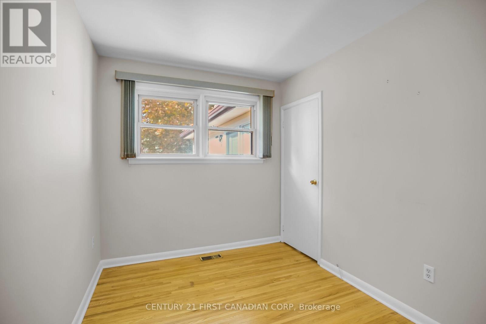 119 Bancroft Road, London East, Ontario  N5V 1C6 - Photo 8 - X12483305