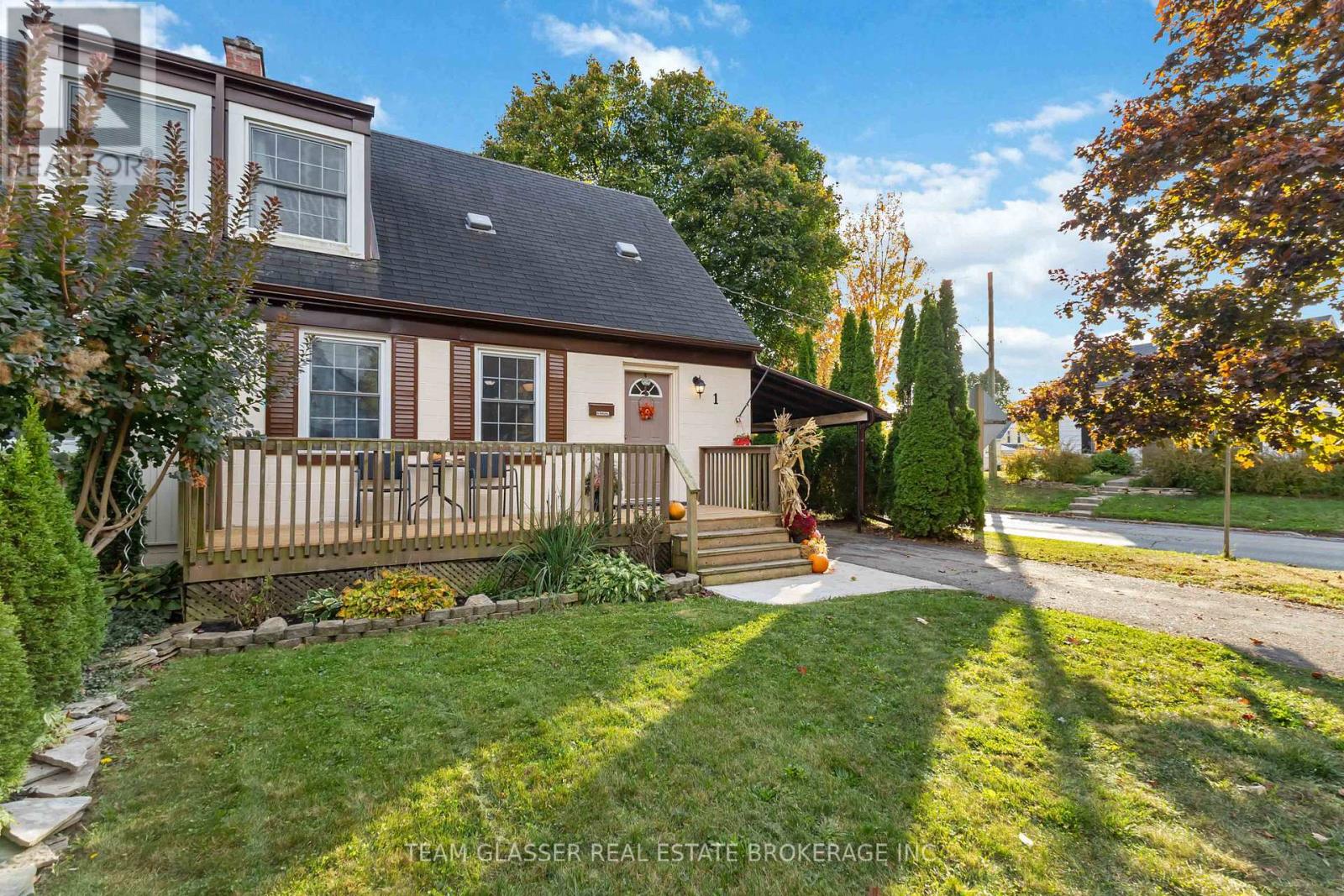 1 Cypress Street, St. Thomas, Ontario  N5R 1N2 - Photo 2 - X12483405