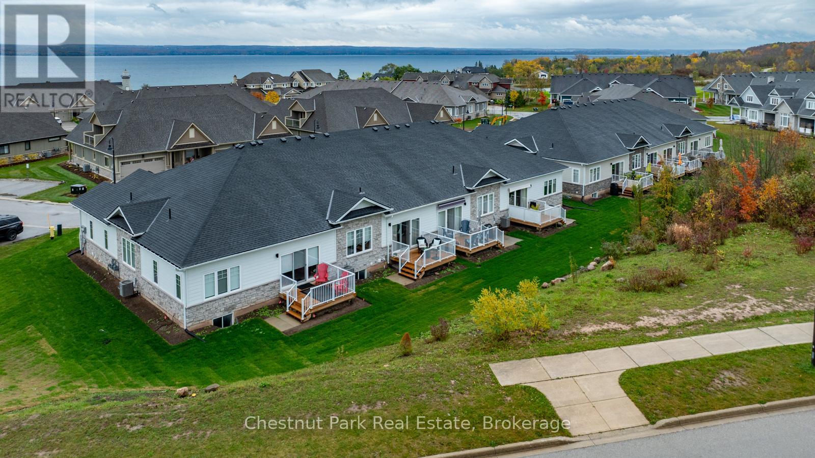 161 Hawthorn Crescent, Georgian Bluffs, Ontario  N0H 1S0 - Photo 5 - X12376717