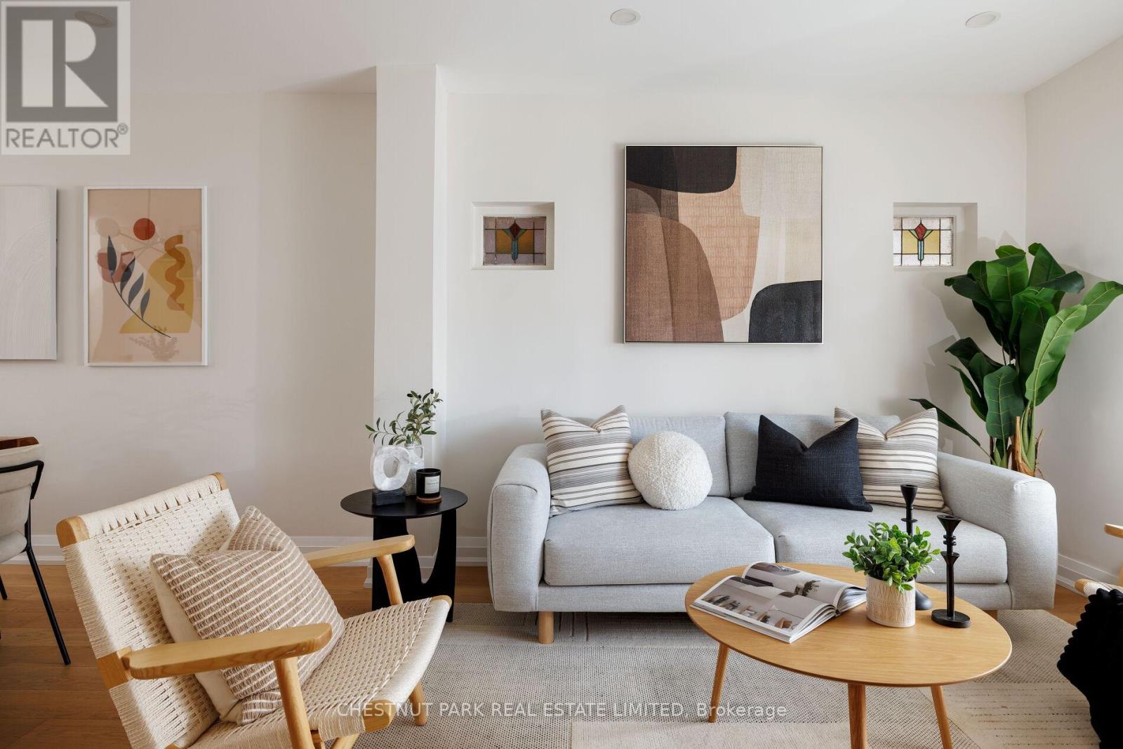 107 KENT ROAD, Toronto, Ontario