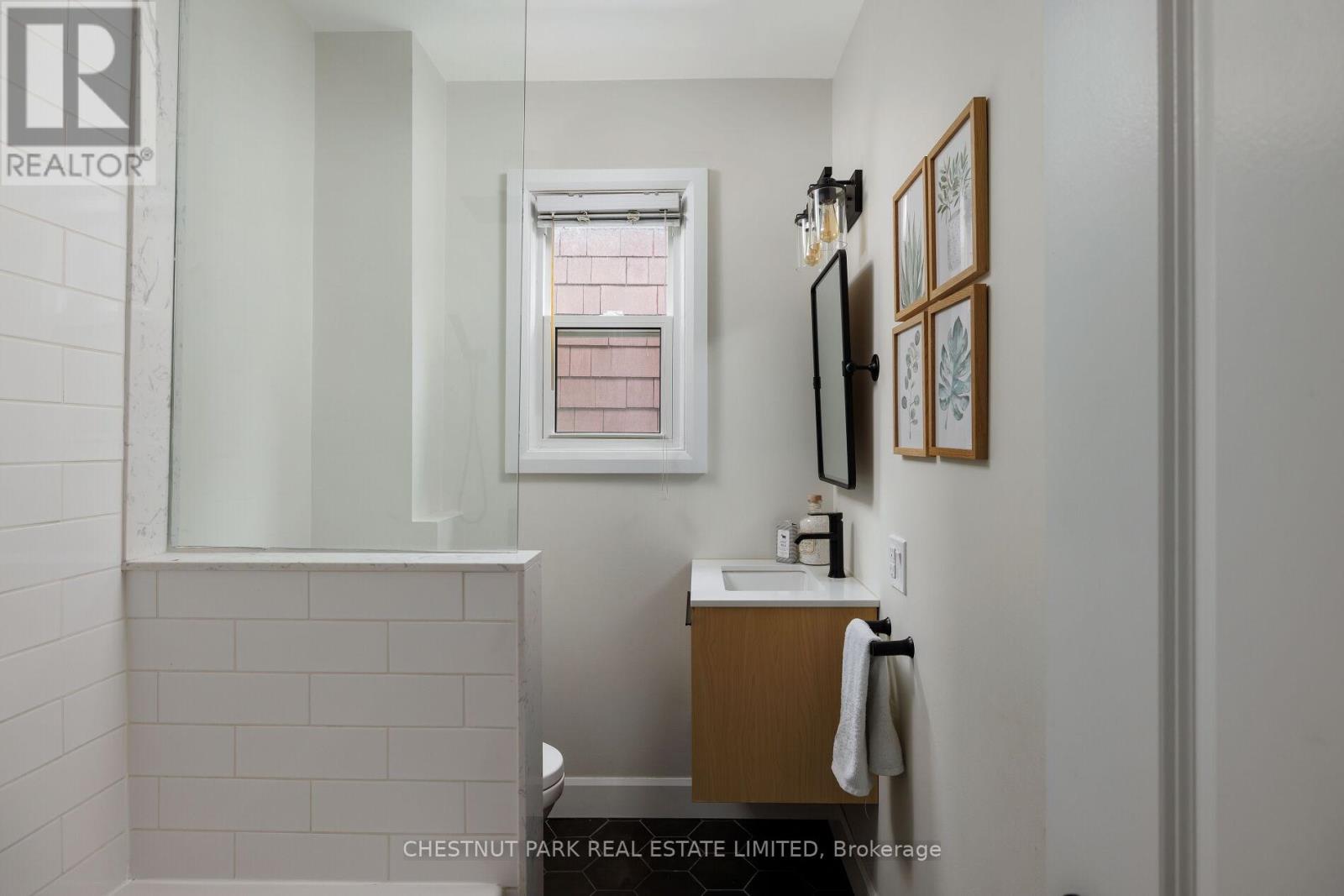 107 Kent Road, Toronto, Ontario  M4L 2X5 - Photo 36 - E12483253