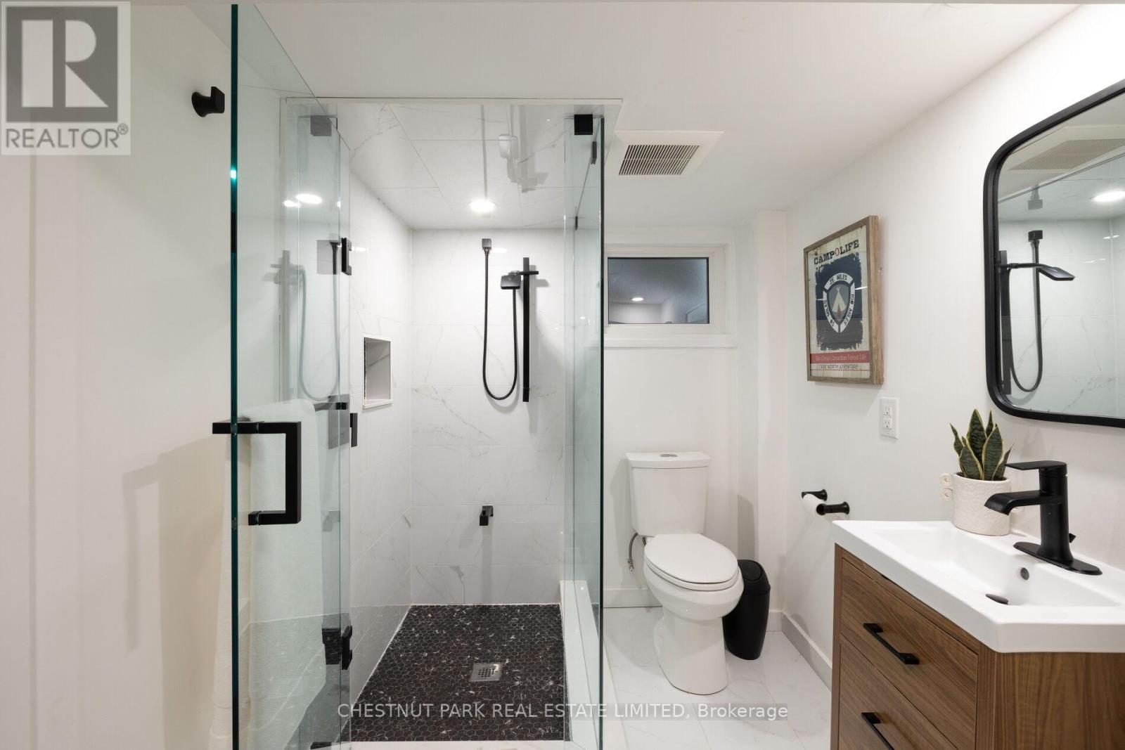 107 Kent Road, Toronto, Ontario  M4L 2X5 - Photo 40 - E12483253
