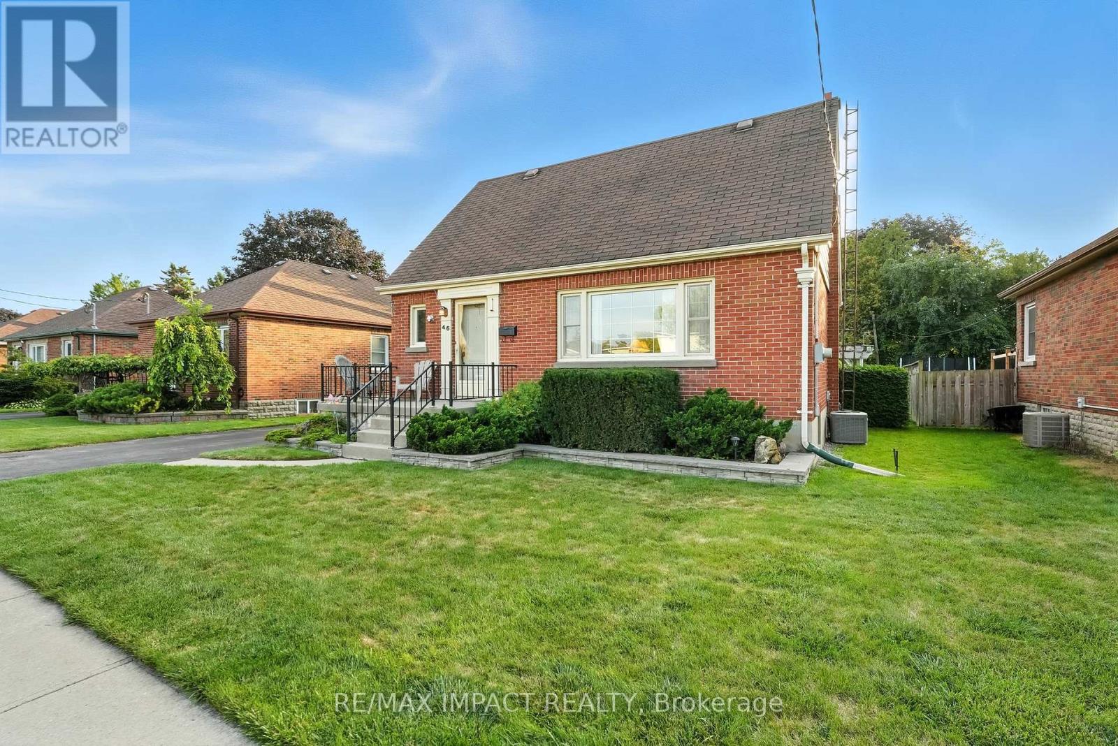 46 Simpson Avenue, Clarington (Bowmanville), Ontario  L1C 2H8 - Photo 3 - E12483300