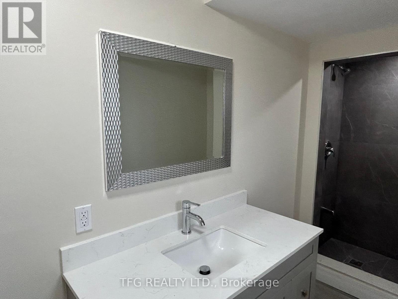 Upper - 306 King Street W, Oshawa (Mclaughlin), Ontario  L1J 2J9 - Photo 14 - E12483341