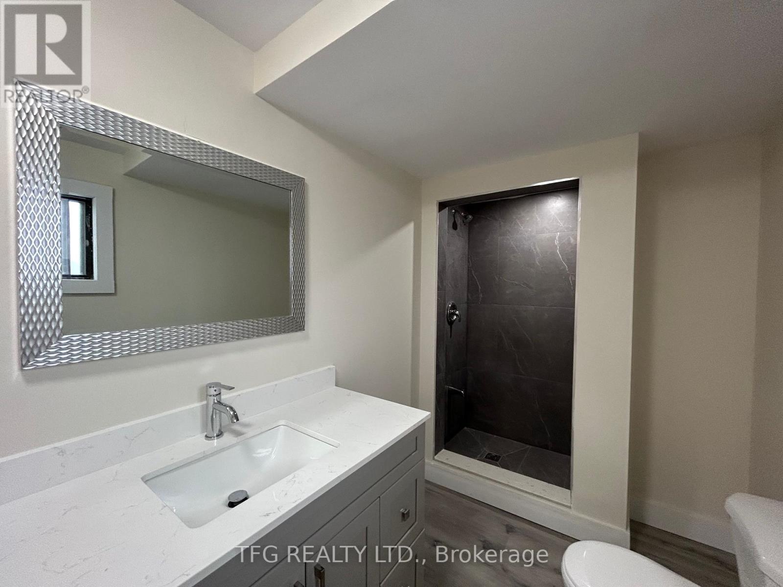 Upper - 306 King Street W, Oshawa (Mclaughlin), Ontario  L1J 2J9 - Photo 15 - E12483341