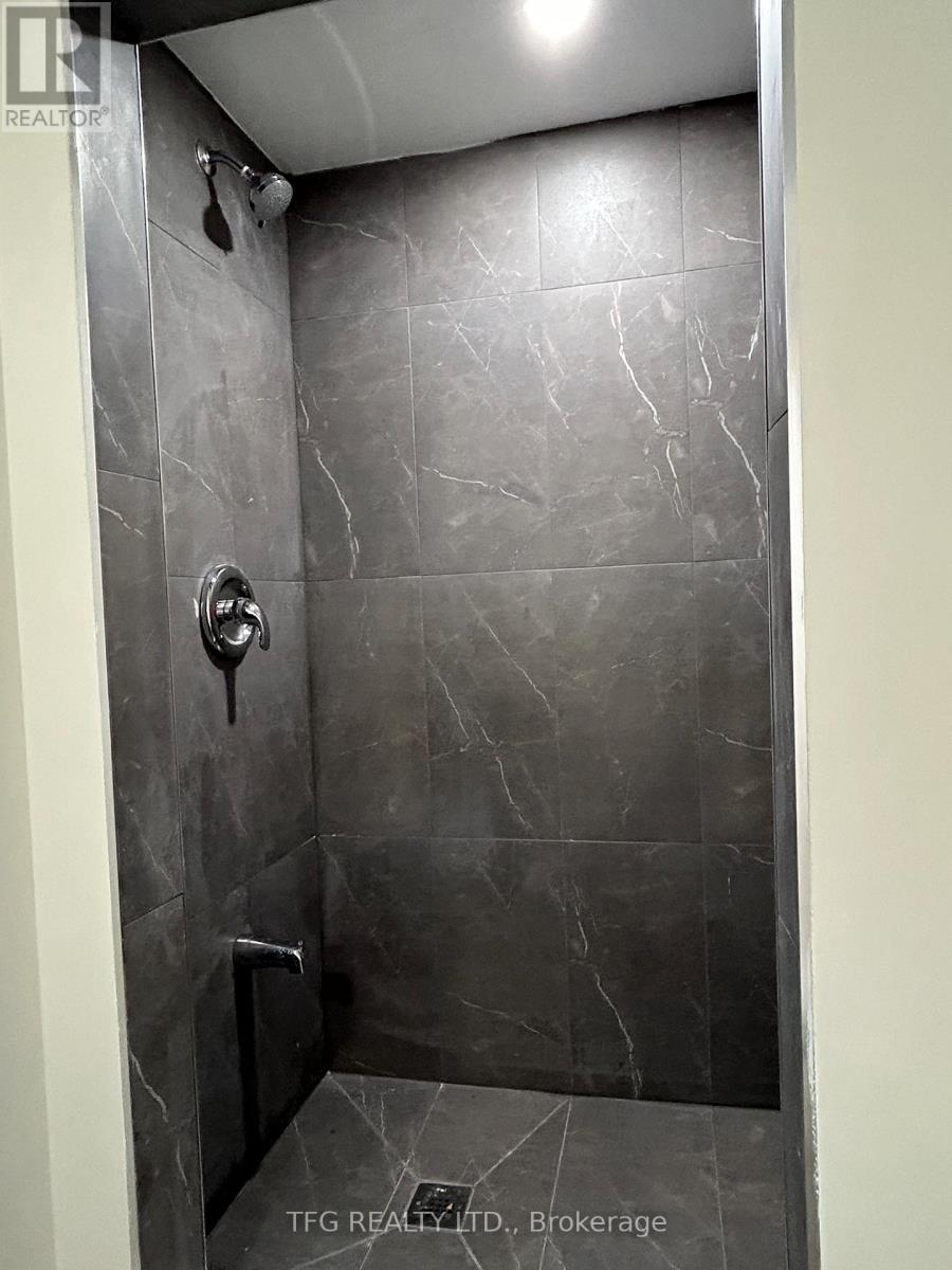 Upper - 306 King Street W, Oshawa (Mclaughlin), Ontario  L1J 2J9 - Photo 16 - E12483341