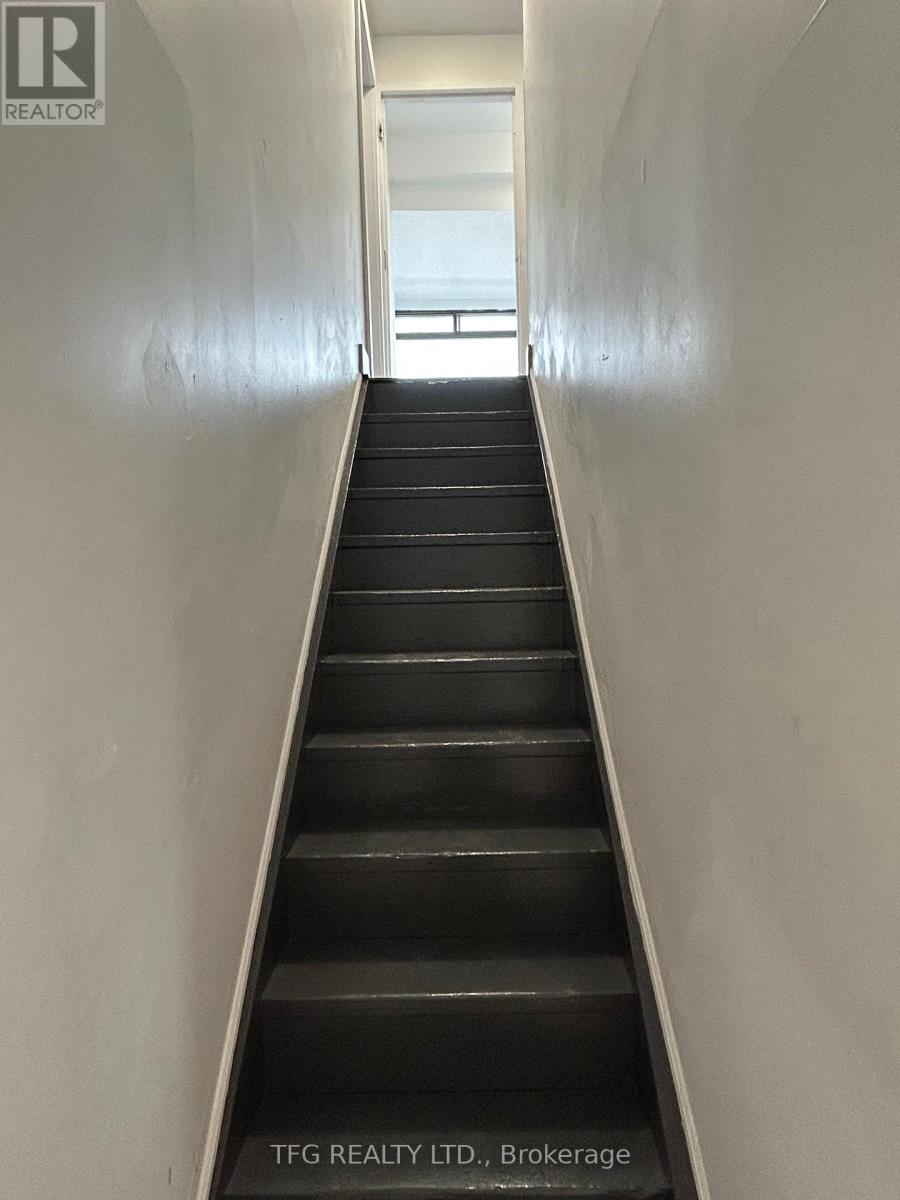 Upper - 306 King Street W, Oshawa (Mclaughlin), Ontario  L1J 2J9 - Photo 17 - E12483341