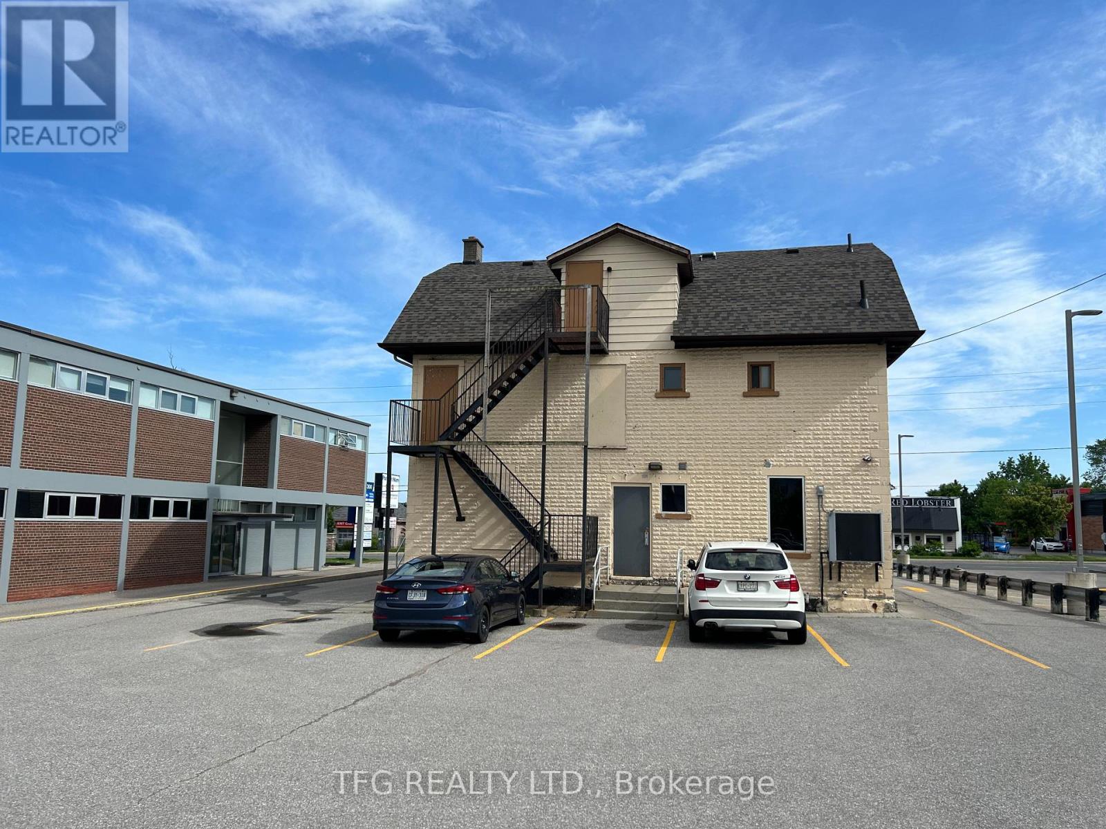 Upper - 306 King Street W, Oshawa (Mclaughlin), Ontario  L1J 2J9 - Photo 2 - E12483341