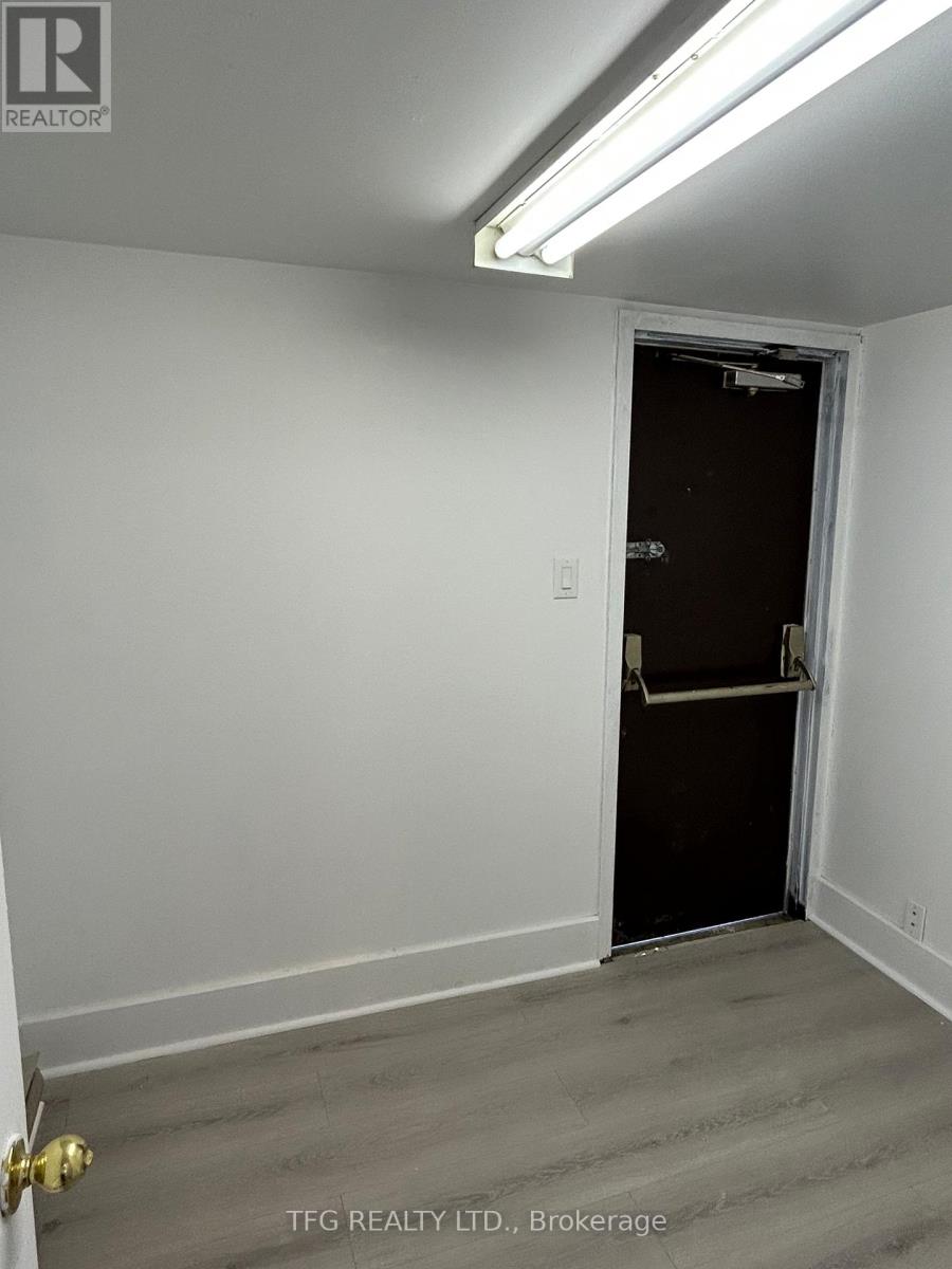 Upper - 306 King Street W, Oshawa (Mclaughlin), Ontario  L1J 2J9 - Photo 28 - E12483341