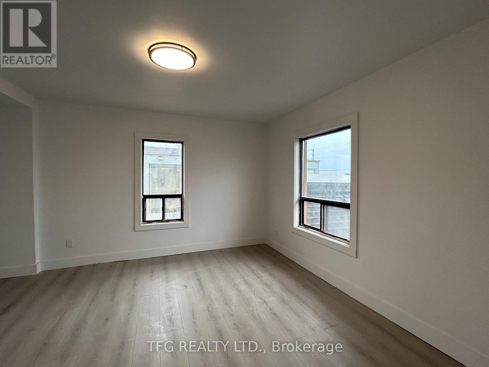 Upper - 306 King Street W, Oshawa (Mclaughlin), Ontario  L1J 2J9 - Photo 8 - E12483341