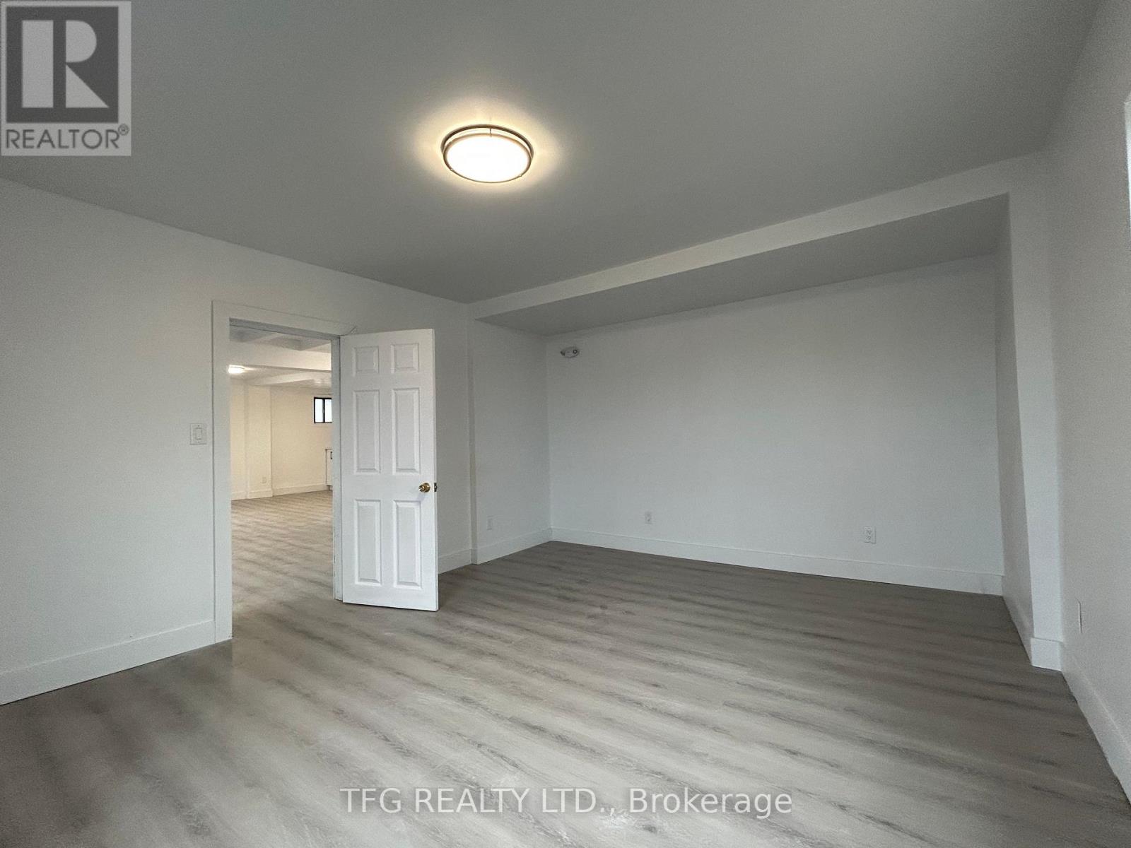 Upper - 306 King Street W, Oshawa (Mclaughlin), Ontario  L1J 2J9 - Photo 9 - E12483341