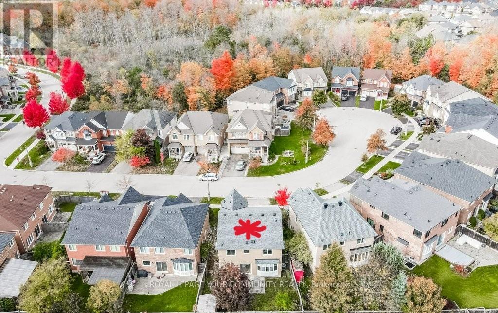 18 WELDON WOODS COURT, Whitchurch-Stouffville, Ontario