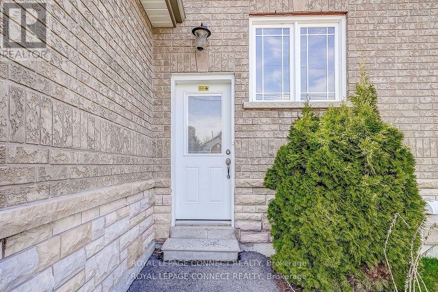 46 Alexander Boulevard, Georgina, Ontario  L0E 1L0 - Photo 2 - N12483259