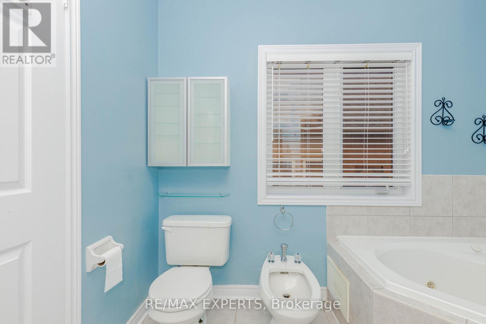 150 Saint Nicholas Crescent, Vaughan, Ontario  L4H 3E6 - Photo 22 - N12483285