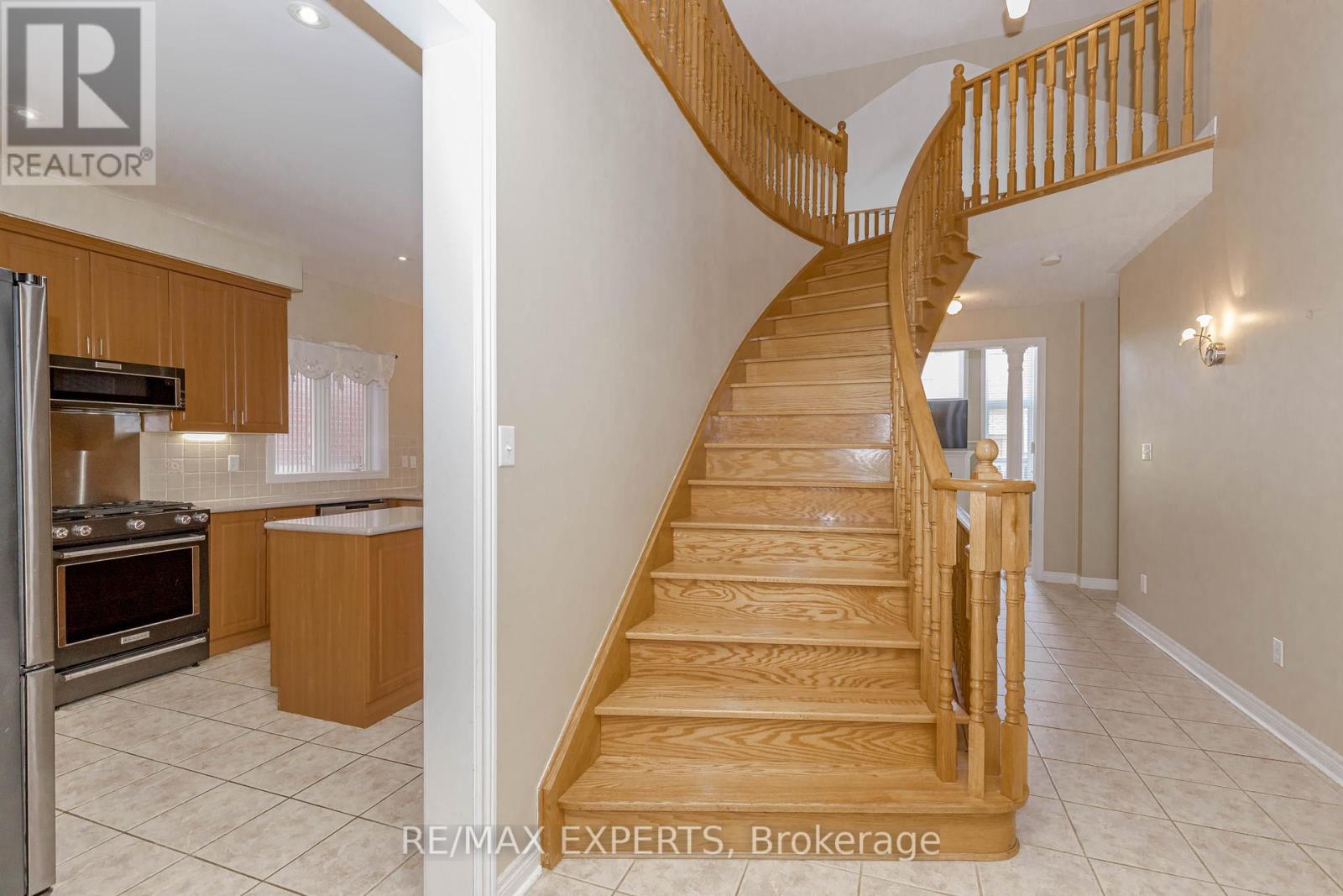150 Saint Nicholas Crescent, Vaughan, Ontario  L4H 3E6 - Photo 29 - N12483285