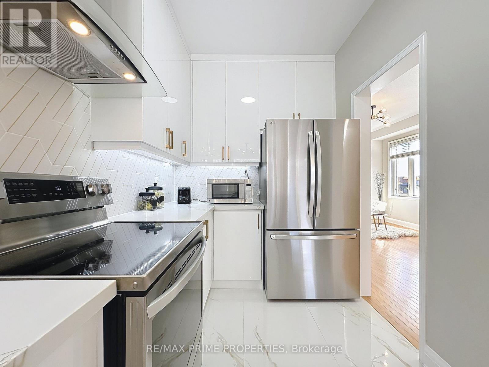 117 Big Hill Crescent, Vaughan, Ontario  L6A 4K7 - Photo 12 - N12483293