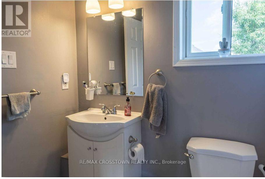 Main - 34 Willow Drive, Barrie (Holly), Ontario  L4N 8T2 - Photo 3 - S12483267